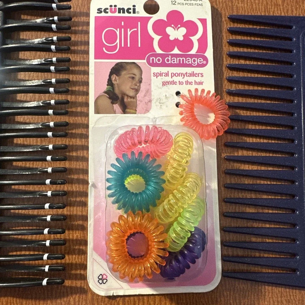 Vtg Hair Accessory Lot: Scunci Pongtailers, Combs Expressions, Barrettes